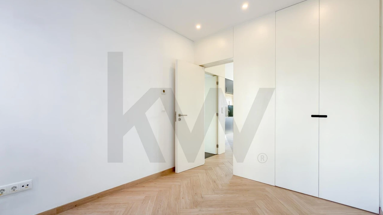 Apartamento T2 para Venda em Ajuda Foto 12