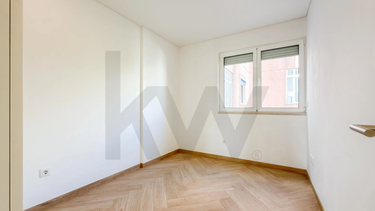Apartamento T2 para Venda em Ajuda Foto 11