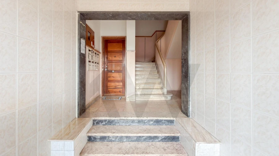 Apartamento T2 para Venda em Ajuda Foto 16