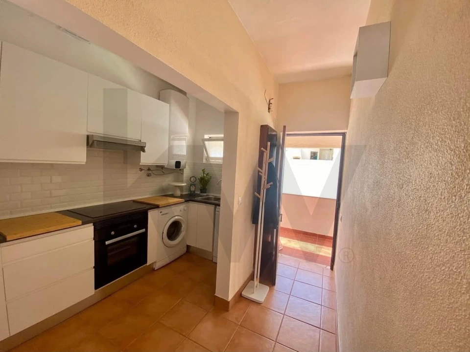 Apartamento T2 para Arrendamento em Armação de Pera Foto 3