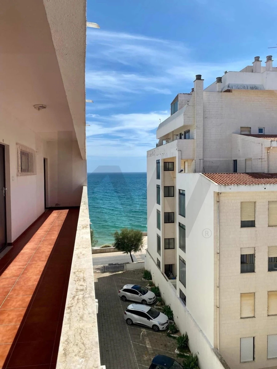 Apartamento T2 para Arrendamento em Armação de Pera Foto 17