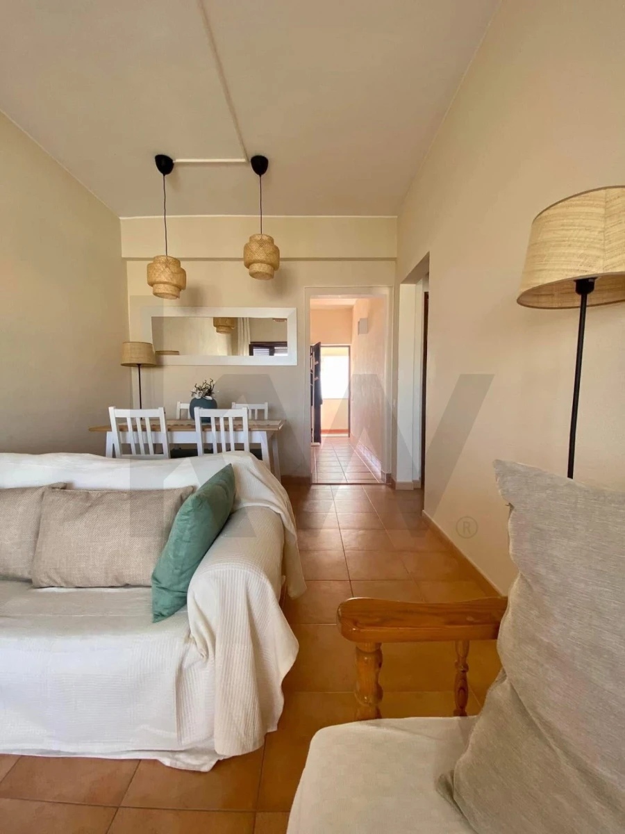 Apartamento T2 para Arrendamento em Armação de Pera Foto 5