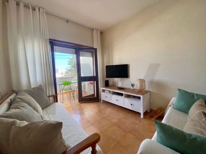 Apartamento T2 para Arrendamento em Armação de Pera Foto 8