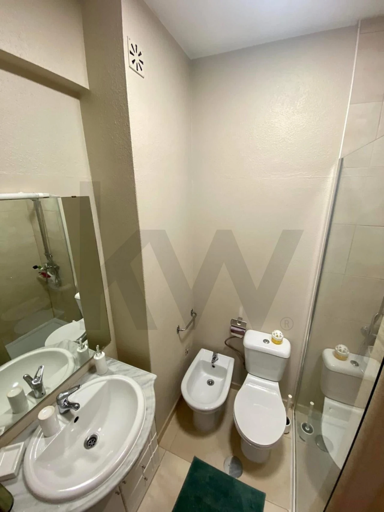 Apartamento T2 para Arrendamento em Armação de Pera Foto 14