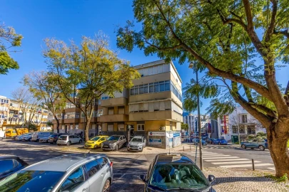 Apartamento T2 para Arrendamento em Algés, Linda-A-Velha e Cruz Quebrada-Dafundo