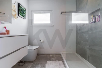 Apartamento T2 para Arrendamento em Algés, Linda-A-Velha e Cruz Quebrada-Dafundo