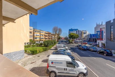 Apartamento T2 para Arrendamento em Algés, Linda-A-Velha e Cruz Quebrada-Dafundo