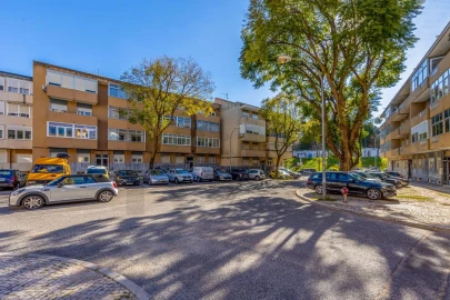 Apartamento T2 para Arrendamento em Algés, Linda-A-Velha e Cruz Quebrada-Dafundo
