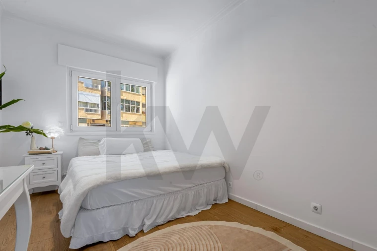 Apartamento T2 para Arrendamento em Algés, Linda-A-Velha e Cruz Quebrada-Dafundo Foto 16