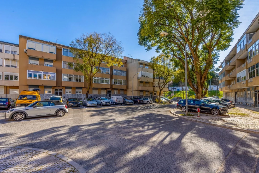 Apartamento T2 para Arrendamento em Algés, Linda-A-Velha e Cruz Quebrada-Dafundo Foto 2