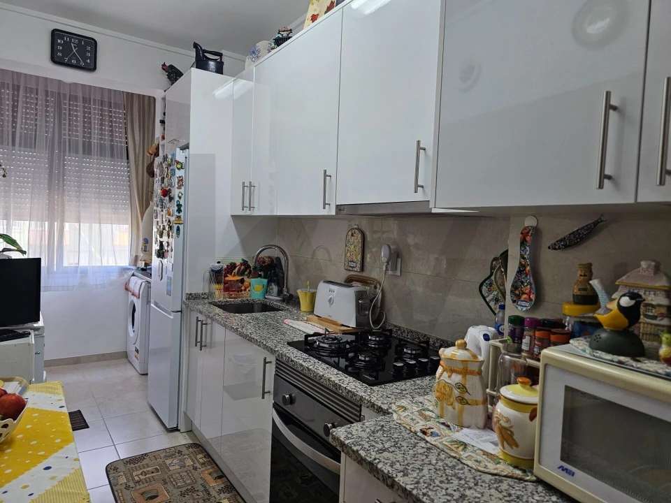 Apartamento T2 para Venda em Agualva e Mira-Sintra Foto 2