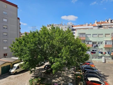 Apartamento T2 para Venda em Agualva e Mira-Sintra
