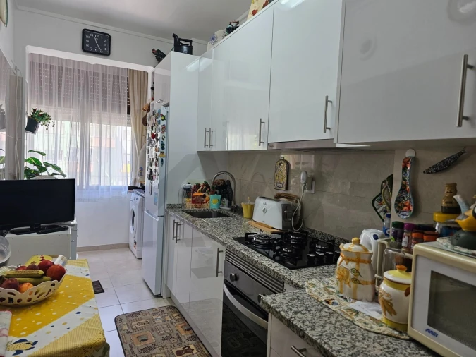 Apartamento T2 para Venda em Agualva e Mira-Sintra Foto 3