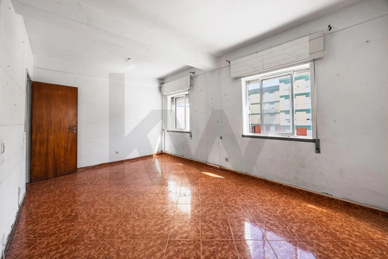 Apartamento T2 para Venda em Corroios Foto 5