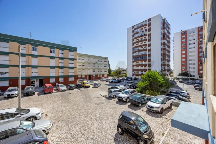 Apartamento T2 para Venda em Corroios Foto 21