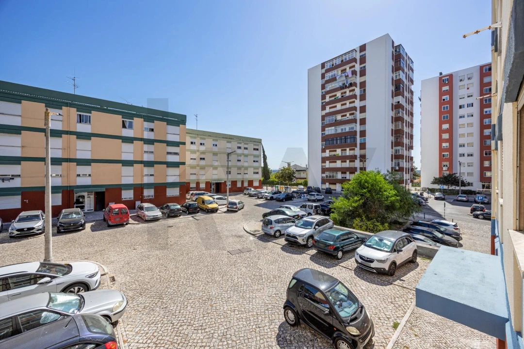 Apartamento T2 para Venda em Corroios Foto 21