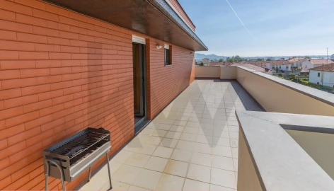 Apartamento T2 para Arrendamento em Santa Maria Maior e Monserrate e Meadela