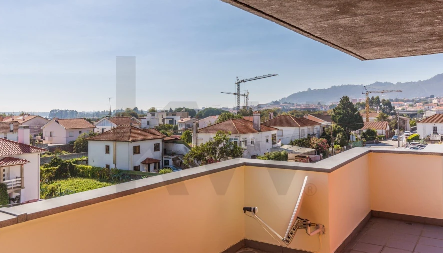 Apartamento T2 para Arrendamento em Santa Maria Maior e Monserrate e Meadela Foto 5