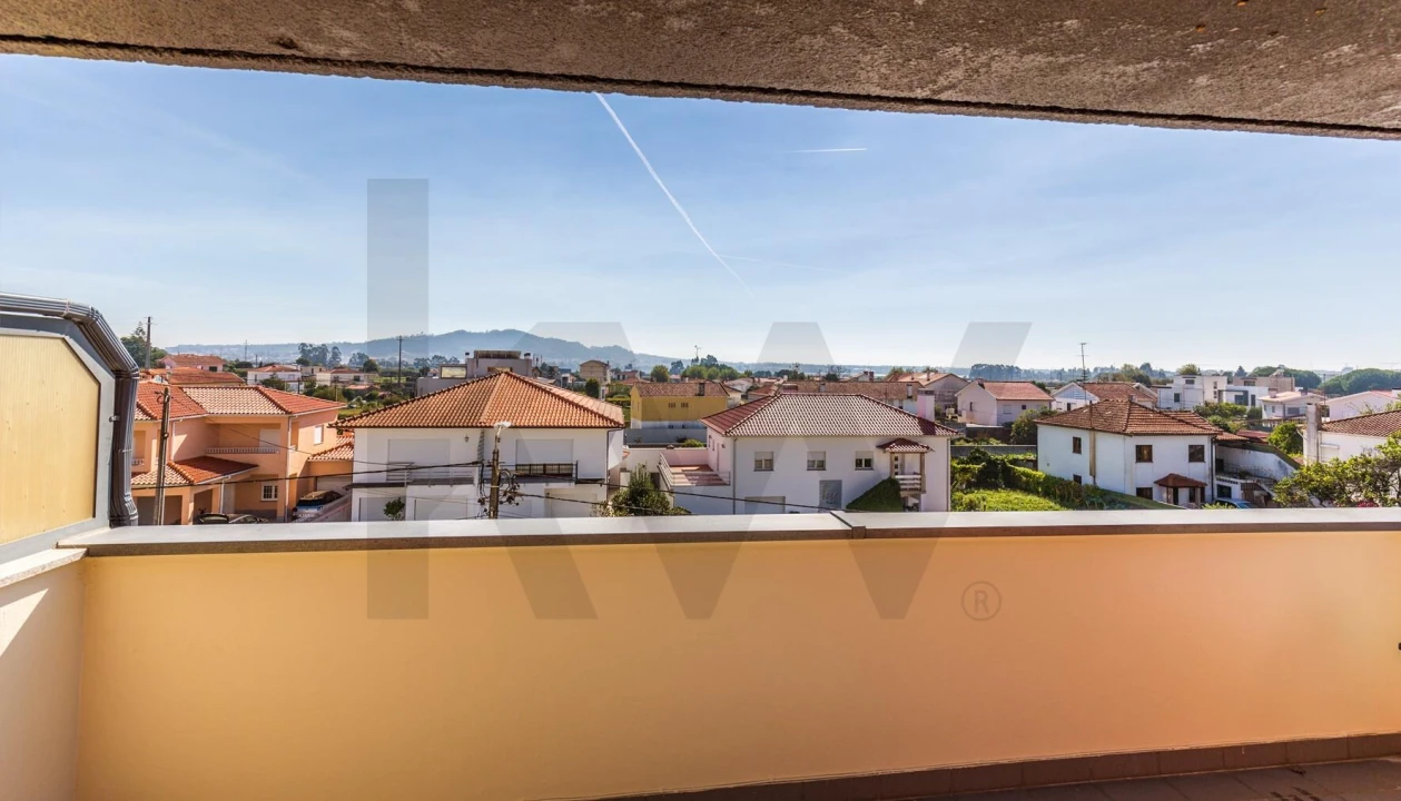 Apartamento T2 para Arrendamento em Santa Maria Maior e Monserrate e Meadela Foto 4