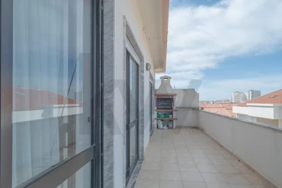 Apartamento T2 para Venda em A dos Cunhados e Maceira