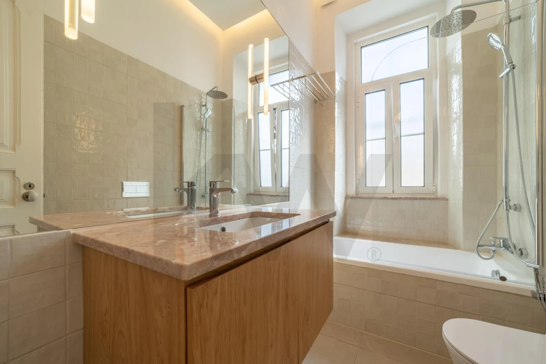 Apartamento T2 para Arrendamento em Campo de Ourique Foto 17