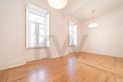 Apartamento T2 para Arrendamento em Campo de Ourique