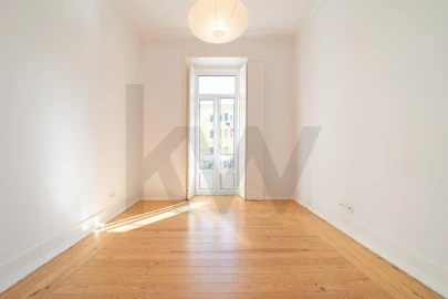 Apartamento T2 para Arrendamento em Campo de Ourique