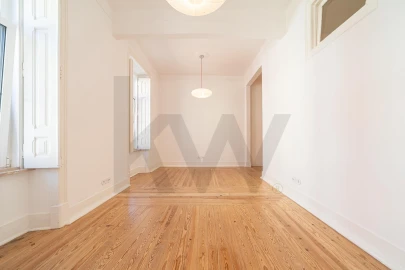 Apartamento T2 para Arrendamento em Campo de Ourique