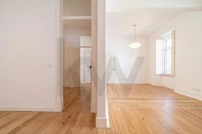 Apartamento T2 para Arrendamento em Campo de Ourique
