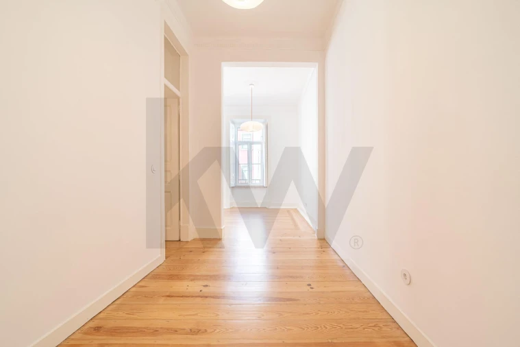 Apartamento T2 para Arrendamento em Campo de Ourique Foto 6