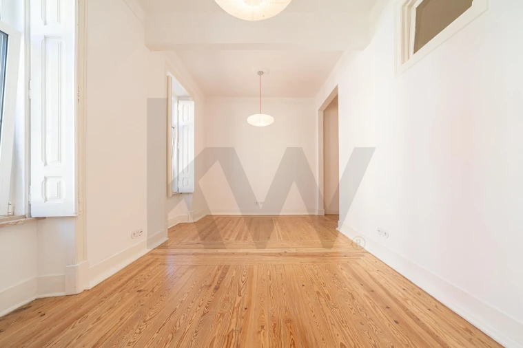 Apartamento T2 para Arrendamento em Campo de Ourique Foto 3