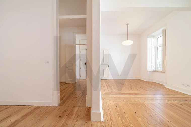 Apartamento T2 para Arrendamento em Campo de Ourique Foto 9