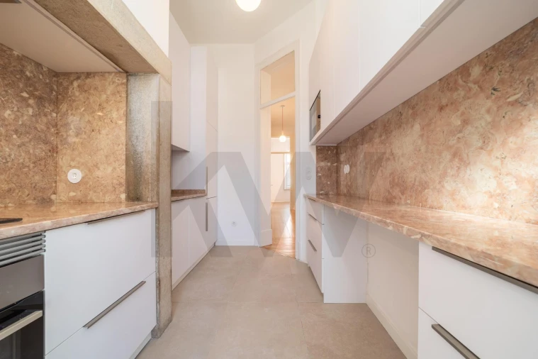 Apartamento T2 para Arrendamento em Campo de Ourique Foto 15