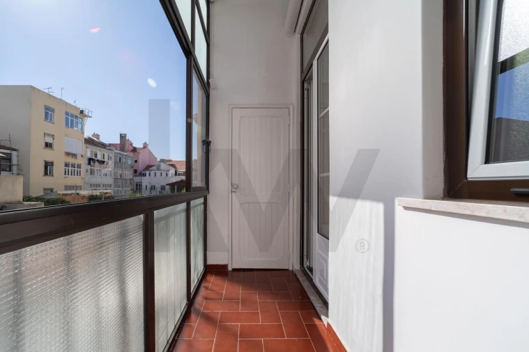 Apartamento T2 para Arrendamento em Campo de Ourique Foto 23