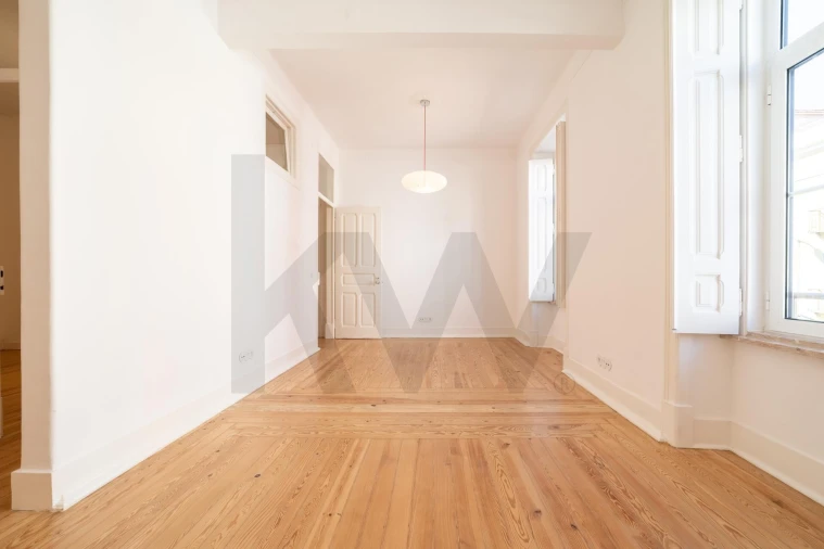 Apartamento T2 para Arrendamento em Campo de Ourique Foto 2