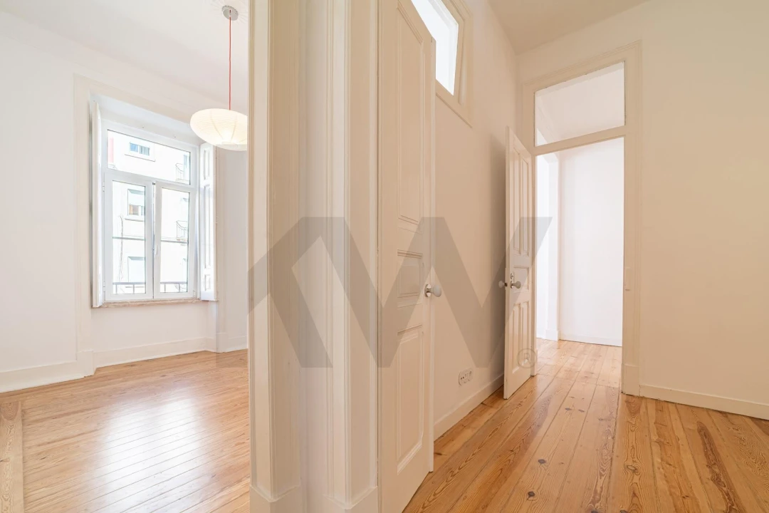 Apartamento T2 para Arrendamento em Campo de Ourique Foto 12