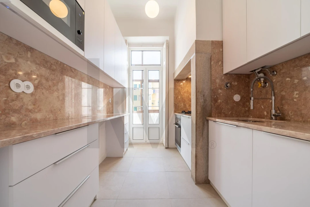Apartamento T2 para Arrendamento em Campo de Ourique Foto 13