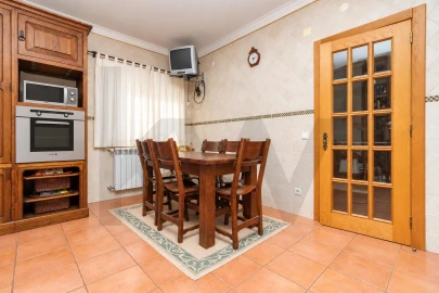 Moradia T4 para Venda em Marvila, Ribeira Santarém, São Salvador, São Nicolau
