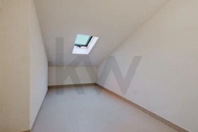 Apartamento T3 para Venda em Oeiras e São Julião da Barra, Paço de Arcos e Caxias