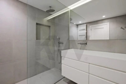 Apartamento T3 para Venda em Oeiras e São Julião da Barra, Paço de Arcos e Caxias