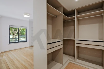 Apartamento T3 para Venda em Oeiras e São Julião da Barra, Paço de Arcos e Caxias