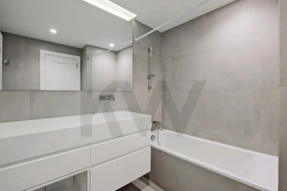 Apartamento T3 para Venda em Oeiras e São Julião da Barra, Paço de Arcos e Caxias