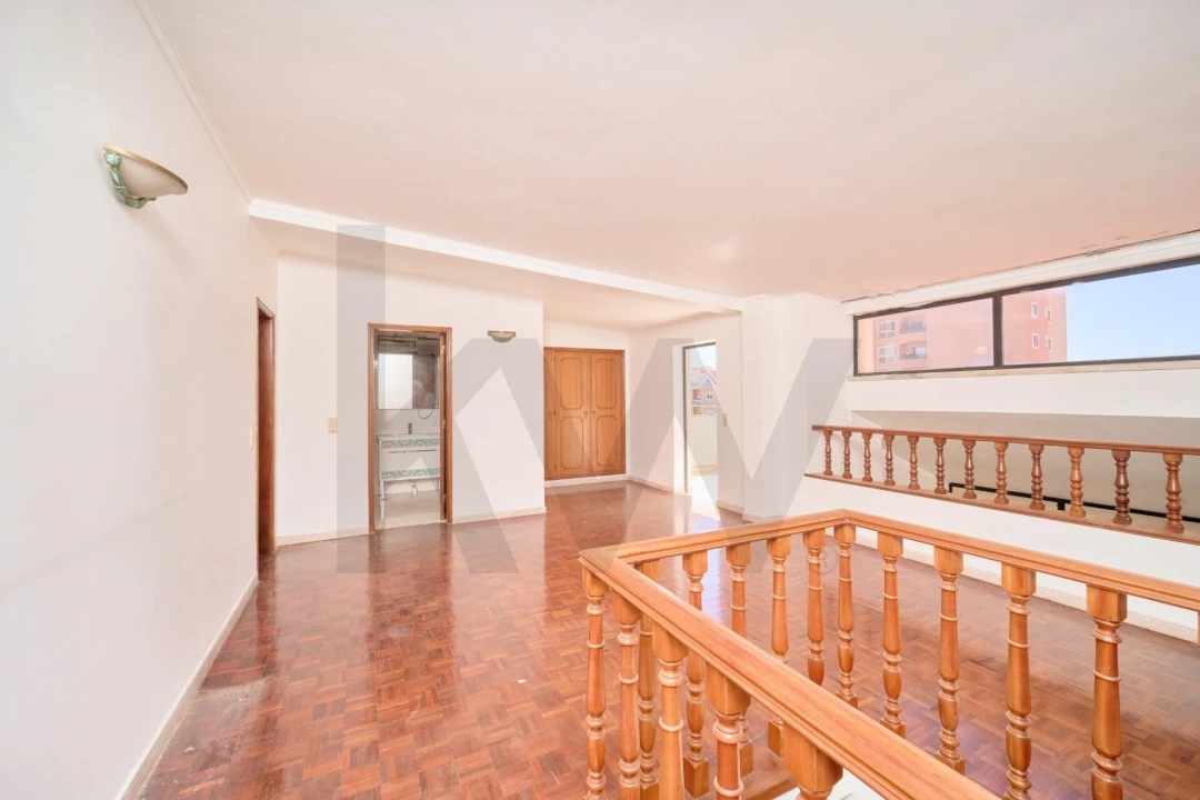 Apartamento T4 para Venda em Cascais e Estoril Foto 30