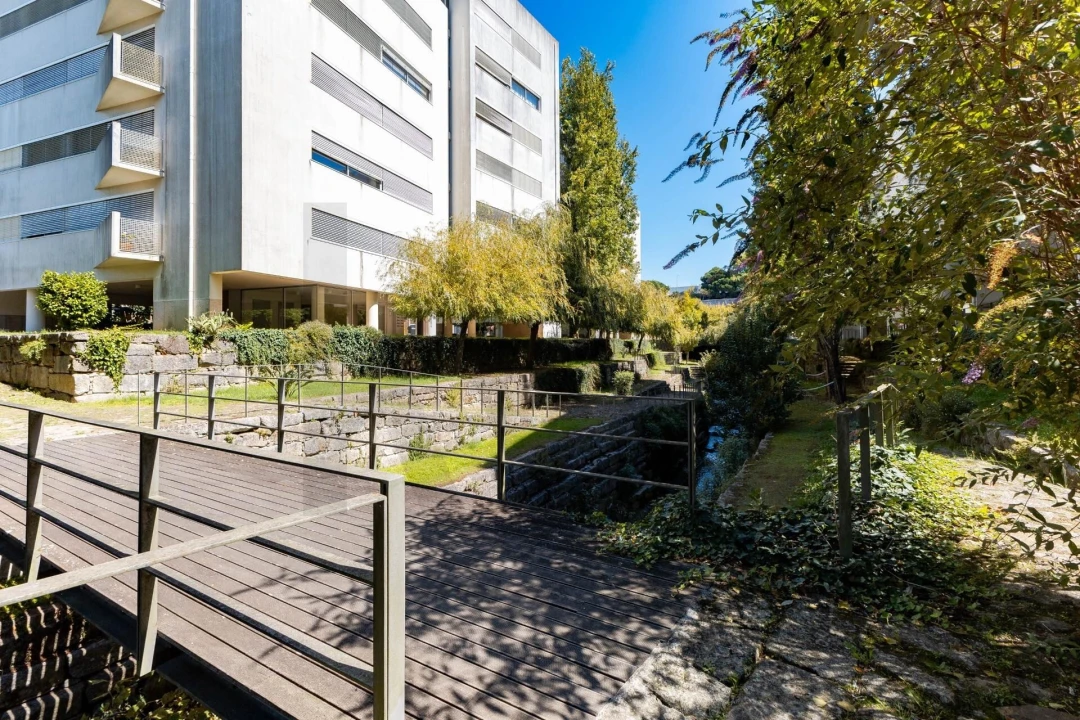 Apartamento T4 para Venda em Lordelo do Ouro e Massarelos Foto 35