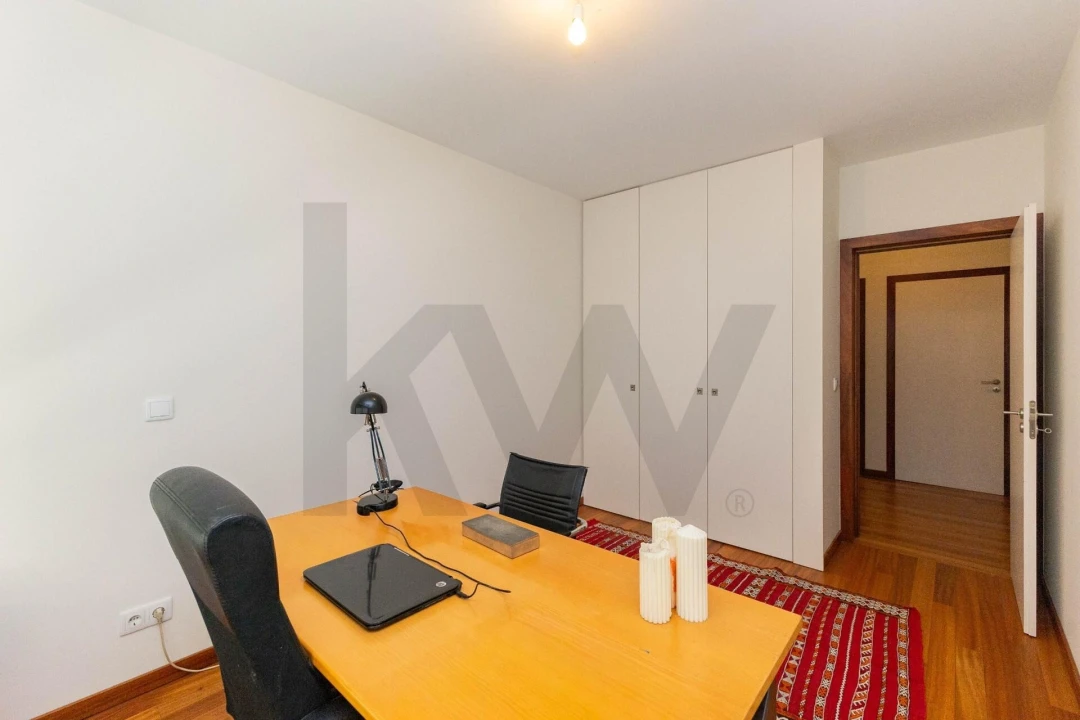 Apartamento T4 para Venda em Lordelo do Ouro e Massarelos Foto 17