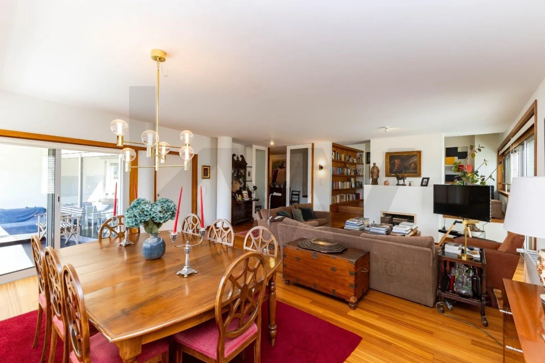 Apartamento T4 para Venda em Lordelo do Ouro e Massarelos Foto 1