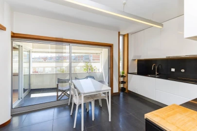 Apartamento T4 para Venda em Lordelo do Ouro e Massarelos