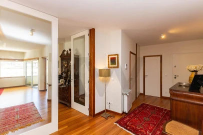 Apartamento T4 para Venda em Lordelo do Ouro e Massarelos