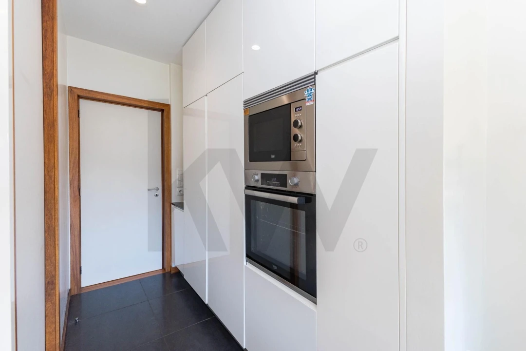 Apartamento T4 para Venda em Lordelo do Ouro e Massarelos Foto 12