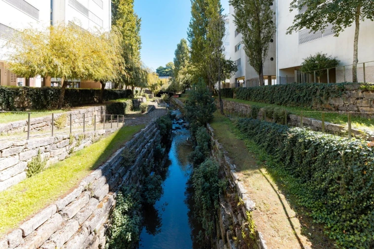 Apartamento T4 para Venda em Lordelo do Ouro e Massarelos Foto 34
